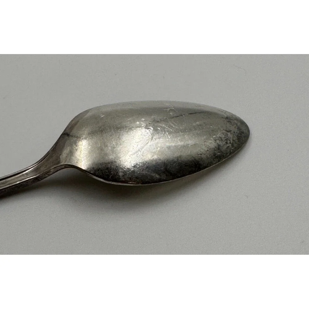 Set of 8 Vintage 1951-1961 Oneida Prestige Plate Distinction Tea Spoons 6 1/4